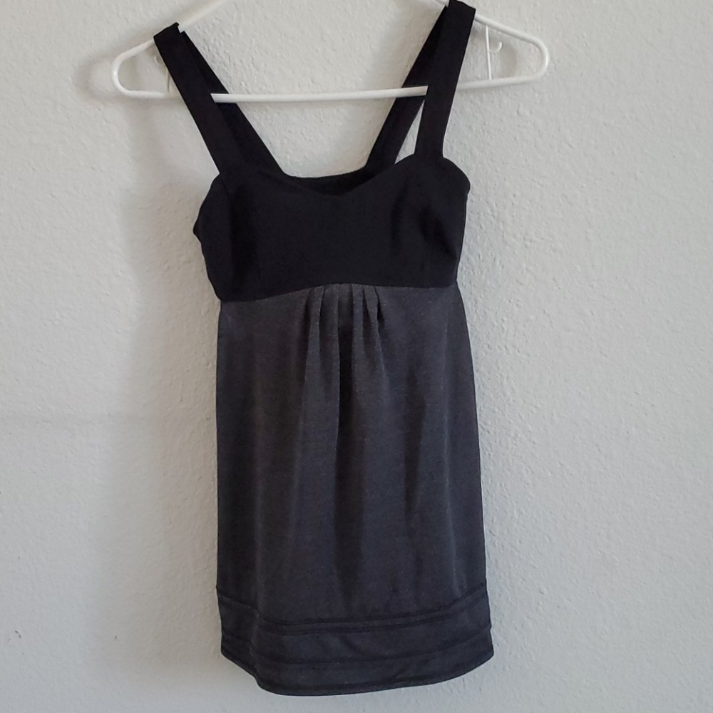 Lululemon tanktop with built in bra